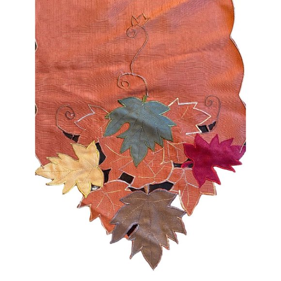 Leaf Fall Thanksgiving Table Runner + 4 Cream color Cloth Napkins - Picture 2 of 8
